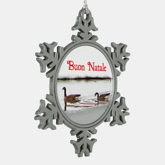 Buon Natale – ホーンカーズ – カナダゲーゼ スノーフレークピューターオーナメント (左)