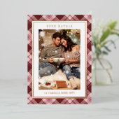 Buon Natale Pink Red Plaid Tartan Photo 箔シーズンカード (立ち正面)