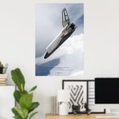 Buran Spaceplane Descending Through Clouds ポスター (ホームオフィス)
