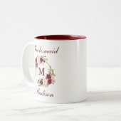 Burgundyフローラ金ゴールドサークルMonogram Bridesmaid ツートーンマグカップ (正面左)