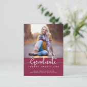 Burgundyモダンエレガント卒業スクリプトの写真 案内ポストカード (スタンド正面)