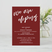 Burgundyモダン我々はウェディングレセプションの駆け落ち 招待状 (スタンド正面)