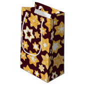 Burgundy背景を持つクリスマスクッキーリース スモールペーパーバッグ (裏面アングル)