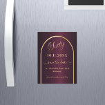 Burgundy 60th birthday日付マグネットを保存<br><div class="desc">磁気60歳の誕生日パーティーの日付カードを保存する。ブルゴーニュの背飾景、金ゴールドフェイクアーチ。日付と名前をカスタマイズして追加する。文字: Sixty and Save the Dateは大きな書トレンディーの手で書かれたスタイルスクリプトを備えている。</div>