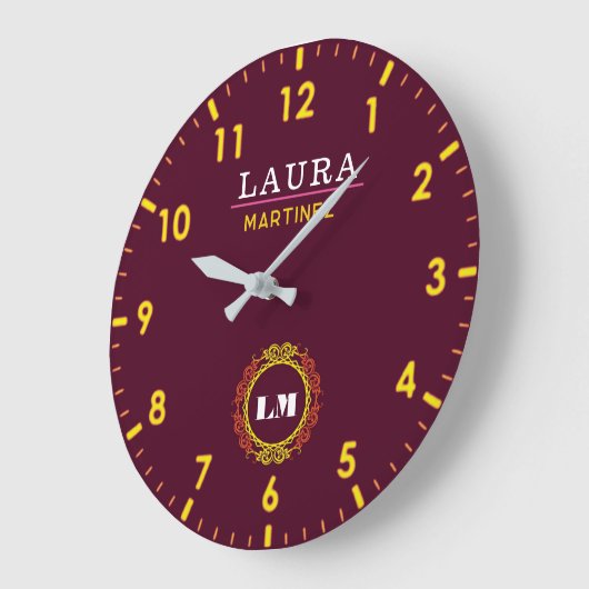 Burgundy and Gold Personalized Custom Monogram ラージ壁時計 (傾斜)
