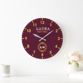 Burgundy and Gold Personalized Custom Monogram  ラージ壁時計 (ホーム)