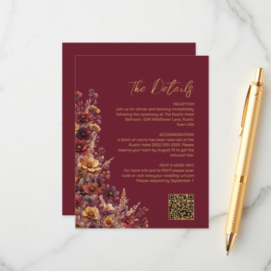 Burgundy Boho Wildflowers QR Code Wedding Details エンクロージャーカード (正面/裏面インサイチュ)