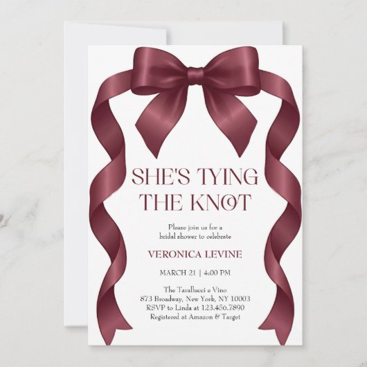 Burgundy Bow She’s Tying the Knot Bridal Shower  招待状 (正面)