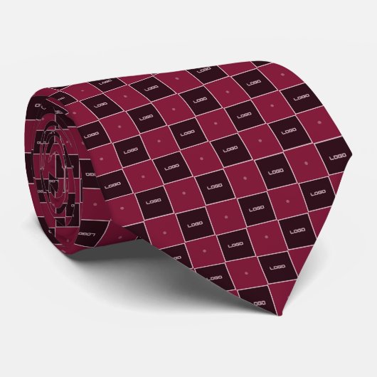 Burgundy Checkerboard Logo Pattern ネクタイ (ロール)