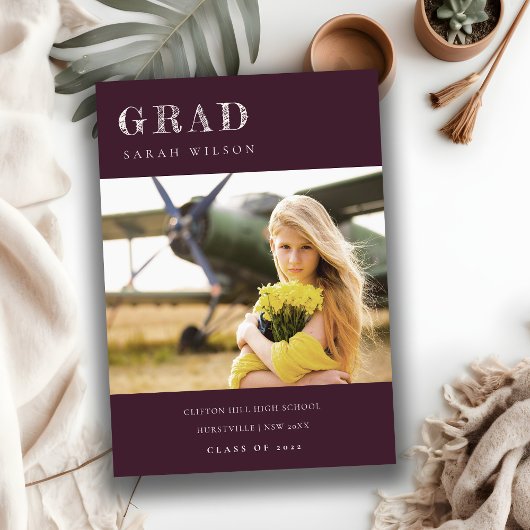 Burgundy Clean ミニマル Photo Graduation 招待状