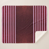 Burgundy Exotic Faux Snake Leather Linear Stripe シェルパブランケット (正面(横))