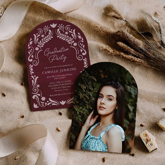 Burgundy Fiesta Graduation Party Arch Photo 招待状