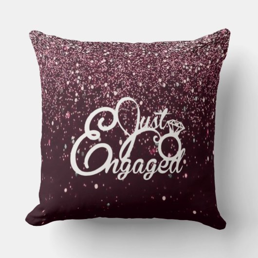 Burgundy Glitter Engagement Romantic Proposal  クッション (正面)