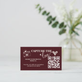 Burgundy & Ivory Capture The Love QR Code Wedding エンクロージャーカード (スタンド正面)