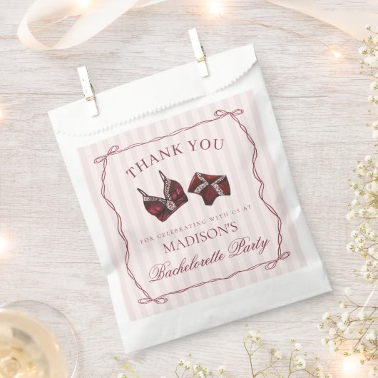 Burgundy Lingerie Bachelorette Panty Party Dessert フェイバーバッグ (クリップ留めされた状態)