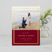 Burgundy Minimalistフレーム写真Save the Date金ゴールド 箔招待状 (立ち正面)