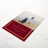 Burgundy Minimalistフレーム写真Save the Date金ゴールド 箔招待状 (回転した状態)