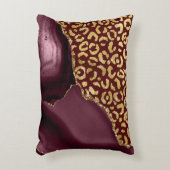 Burgundy Red Agate Gold Glitter Leopard Spots アクセントクッション (正面(垂直))