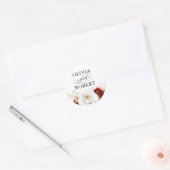 Burgundy Red and White Modern Floral Boho Wedding ラウンドシール (封筒)