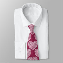 Burgundy, Tieの装飾ハート
