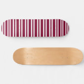 Burgundy White Stripes Seamless Pattern スケートボード (横)