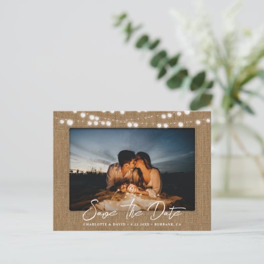 Burlapストリングラ結婚イトの写真日付を保存 案内ポストカード (スタンド正面)
