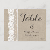 Burlapテーブル番号の上に白のレース ポストカード (裏面)