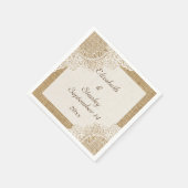 Burlap素朴の上の白いレース結婚。 スタンダードカクテルナプキン (角)