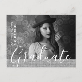 Burlap素朴モノクロ写真卒業 インビテーションポストカード