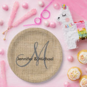 Burlap素朴モノグラ結婚ムの新郎新婦名 ペーパープレート (パーティー)