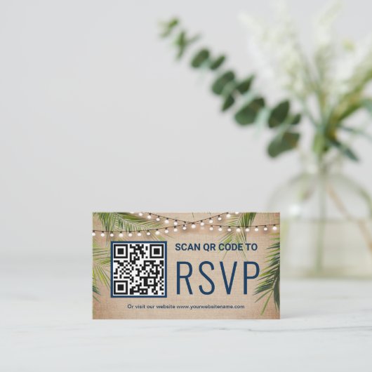 Burlap Tropical Palm QRコードRSVP 結婚's エンクロージャーカード (スタンド正面)