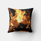 Burning Logs Flames and Embers クッション (裏面)