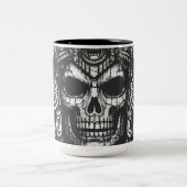BurnsInHellによるアステカのドクロの冠 ツートーンマグカップ (中央)