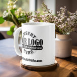 Business ミニマル Addロモダンゴ文字白 コーヒーマグカップ<br><div class="desc">名前またはWebサイトで各マグカップをパーソナライズする。ロゴをアップロードし、すべてのオフィス従業員に対してビジネスギフトを作成する。144マグカップを注文する必要はない！1つ…または2つ…または以上を注文できる！ロゴとWebサイトで置き換える。クリック編集…アートワークにカスタマイズさらに！</div>