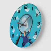 Businessman Giant Magnifying Glass Flying Papers ラージ壁時計 (傾斜)