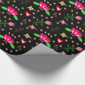 Busy Floral Pattern on Black ラッピングペーパー (角)