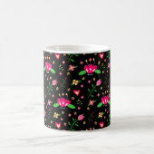 Busy Floral Pattern on Black Monogram コーヒーマグカップ (中央)