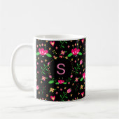 Busy Floral Pattern on Black Monogram コーヒーマグカップ (左)