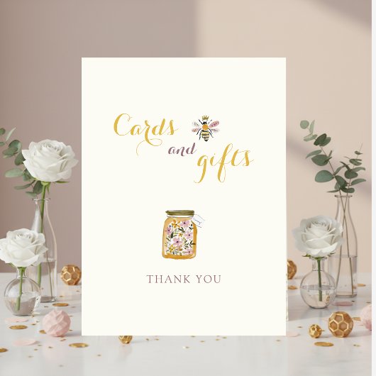 Butter Yellow She Found Her Honey Bee Bridal Party 台座サイン