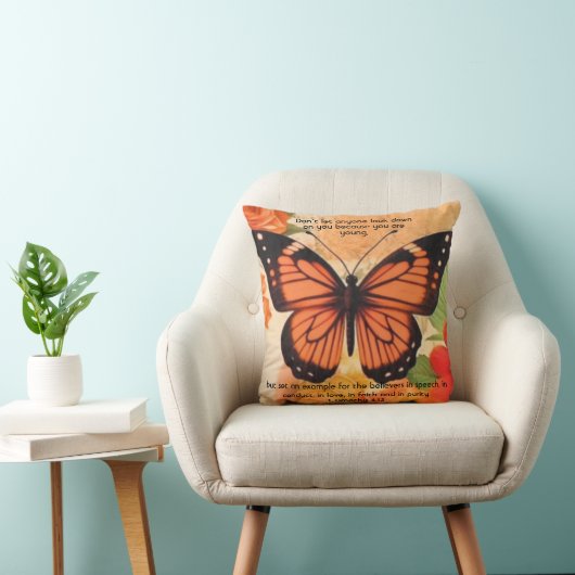 Butterfly Throw Pillow 1 Timothy 4:12 クッション (椅子)