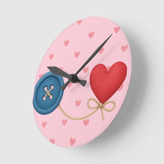  Button & Thread of Love – Cute Heart Design ラウンド壁時計 (傾斜)