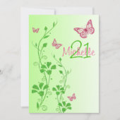 Buttterfliesのピンクの、緑の花の第21誕生日 招待状 (正面)