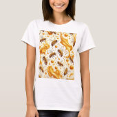 Buzz & Drip – Seamless 8K Honey Bee Pattern with G Tシャツ (正面)
