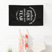 BW 'Perfect Love Drives Out Fear' - 1ヨハネ4:18 横断幕 (インサイチュ)