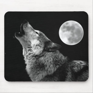 BW Wolf Howling at Moon マウスパッド