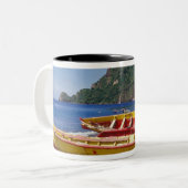 BWI、セカリブのントルシア、帆船、スーフリエール。 ツートーンマグカップ (正面左)