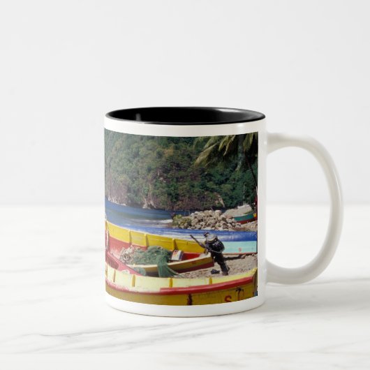BWI、セカリブのントルシア、帆船、スーフリエール。 ツートーンマグカップ (右)