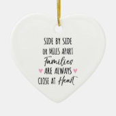 By Side or Miles Apartファミリがハートに近い セラミックオーナメント (正面)