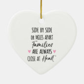 By Side or Miles Apartファミリがハートに近い セラミックオーナメント (裏面)