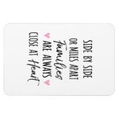 By Side or Miles Apartファミリがハートに近い マグネット (横)